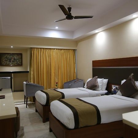 Hotel Daspalla Visakhapatnam Buitenkant foto