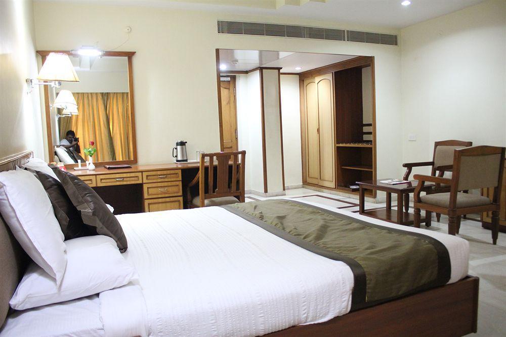 Hotel Daspalla Visakhapatnam Buitenkant foto