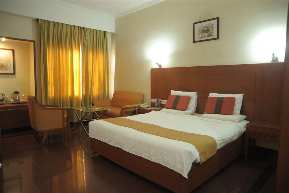 Hotel Daspalla Visakhapatnam Buitenkant foto