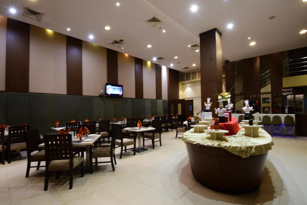 Hotel Daspalla Visakhapatnam Buitenkant foto