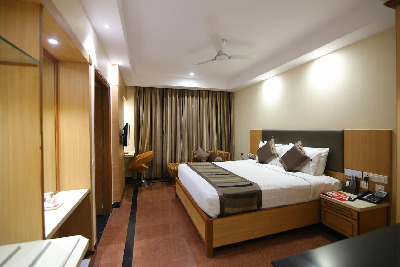 Hotel Daspalla Visakhapatnam Buitenkant foto