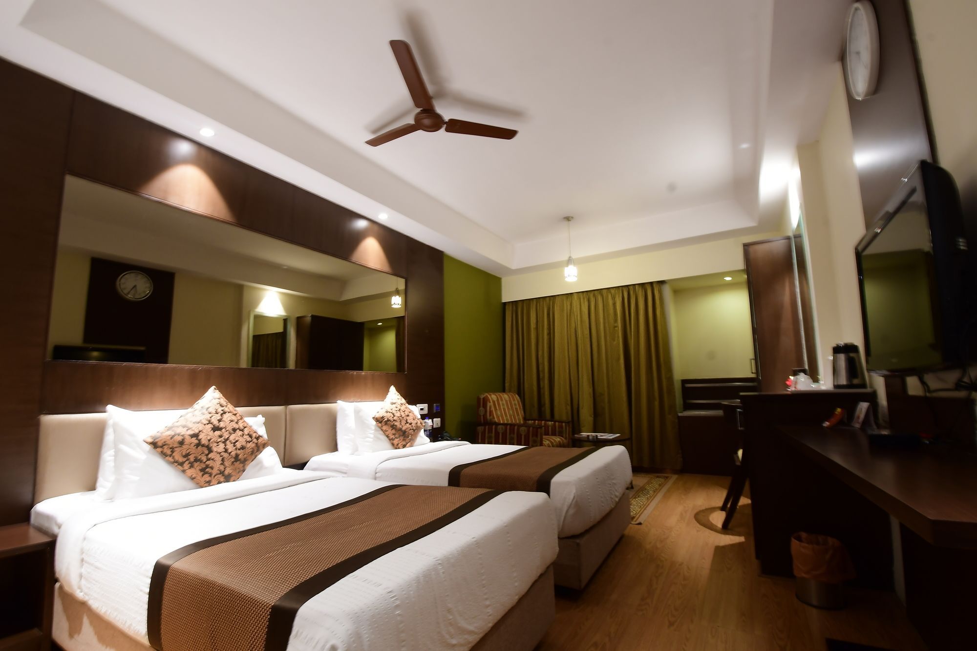 Hotel Daspalla Visakhapatnam Buitenkant foto